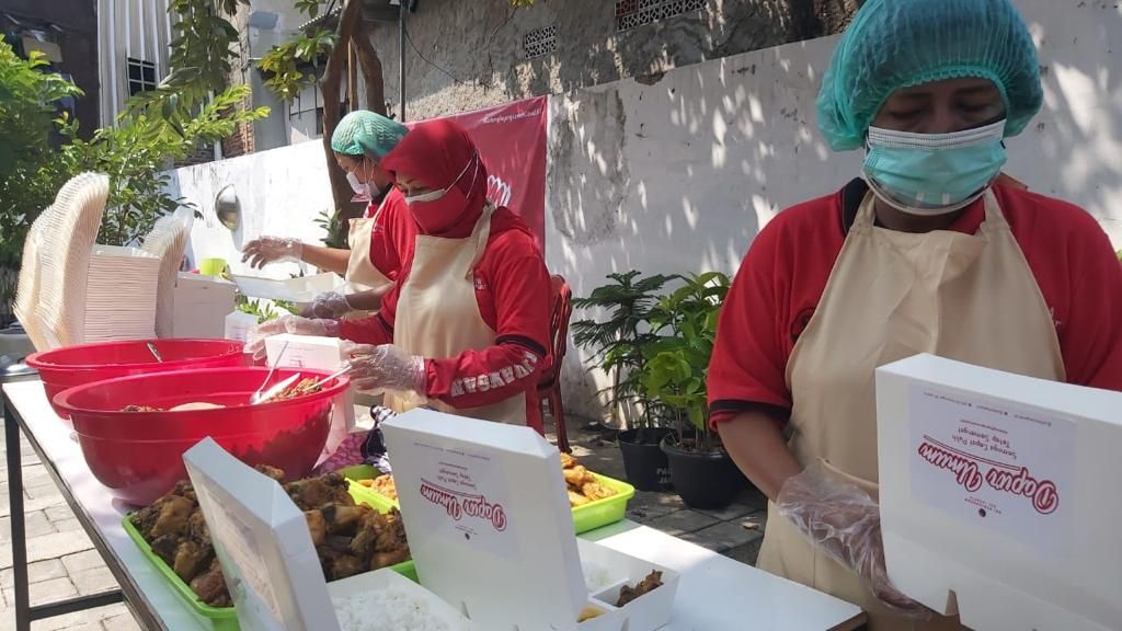 podiumnews.com-Buka Dapur Umum, PDIP DKI Siapkan Makanan Sehat Bagi Warga Isoman